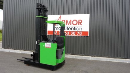 Chariot à mât rétractable CESAB R216 - 1